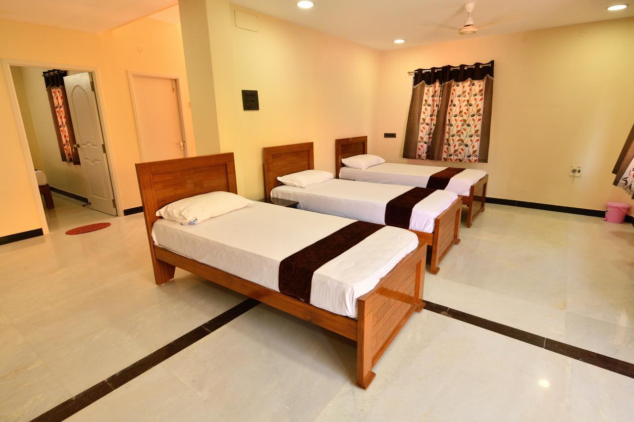 Sri Ranga Krupa Hotel Tiruchirappalli Екстериор снимка