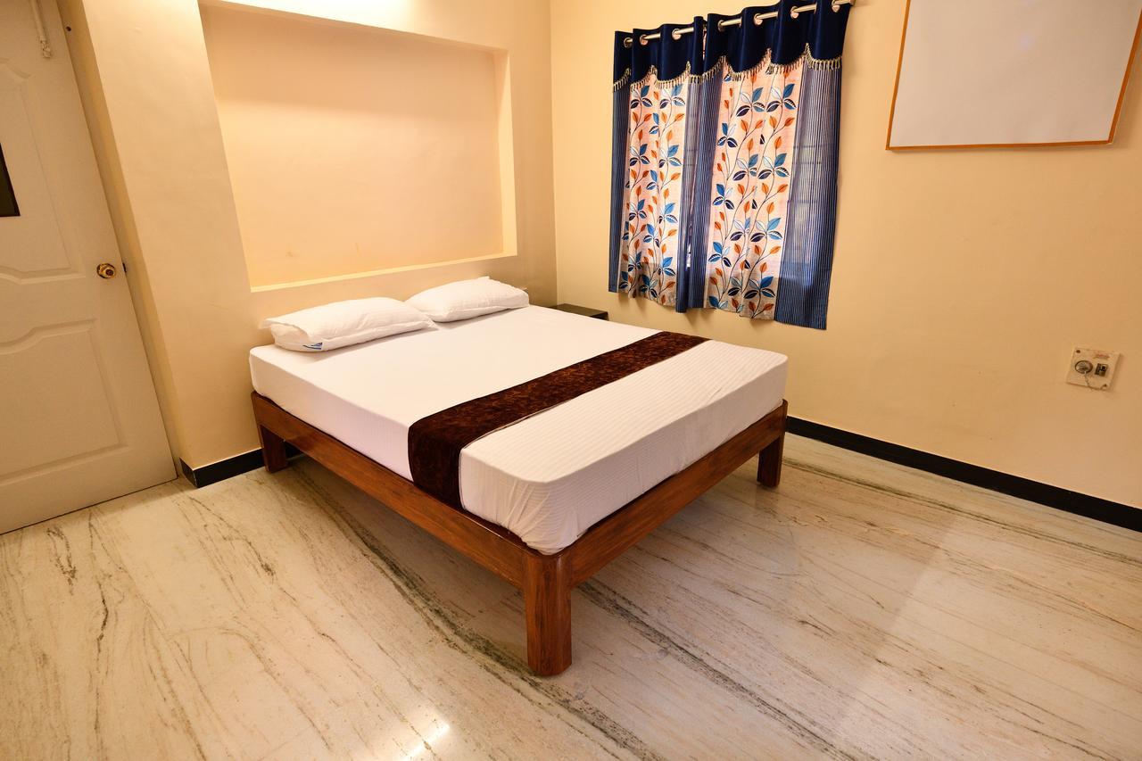 Sri Ranga Krupa Hotel Tiruchirappalli Екстериор снимка