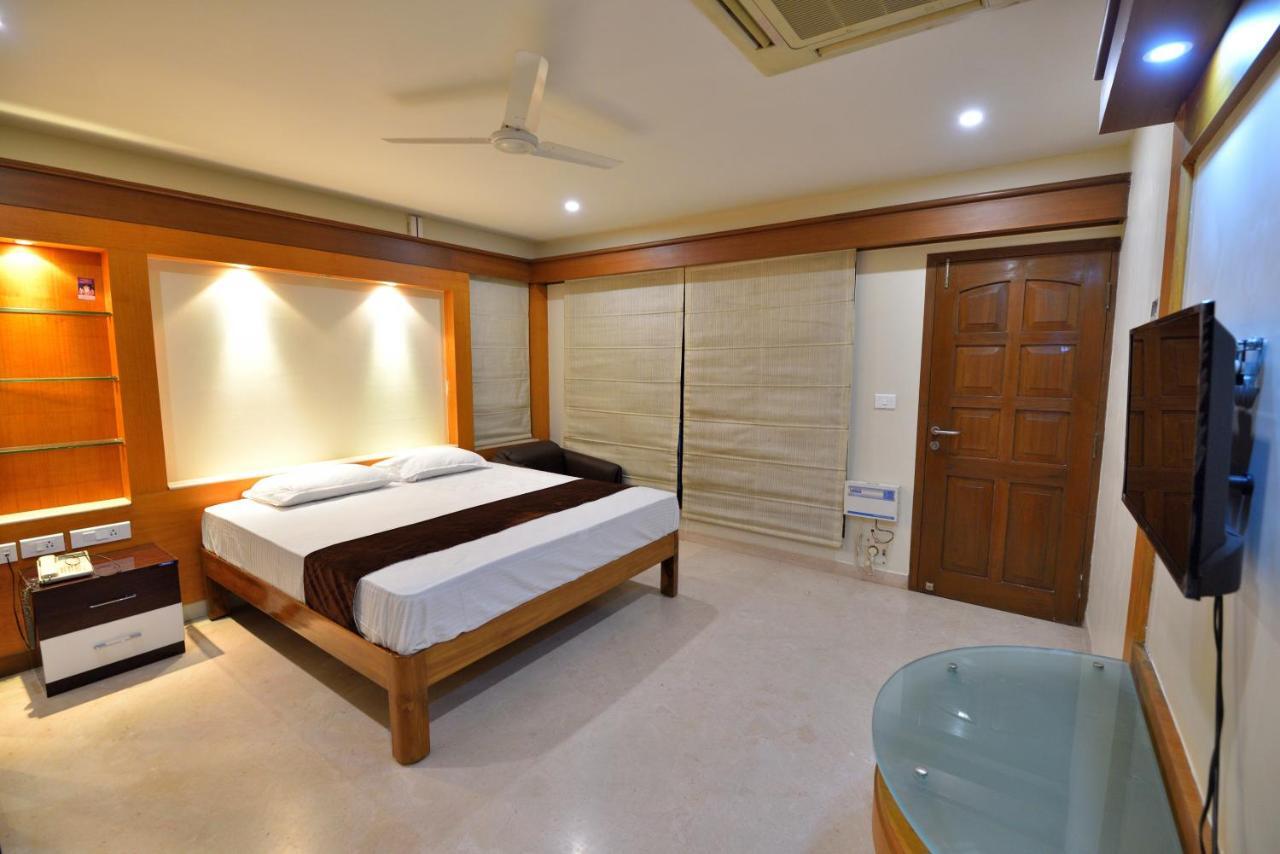 Sri Ranga Krupa Hotel Tiruchirappalli Екстериор снимка